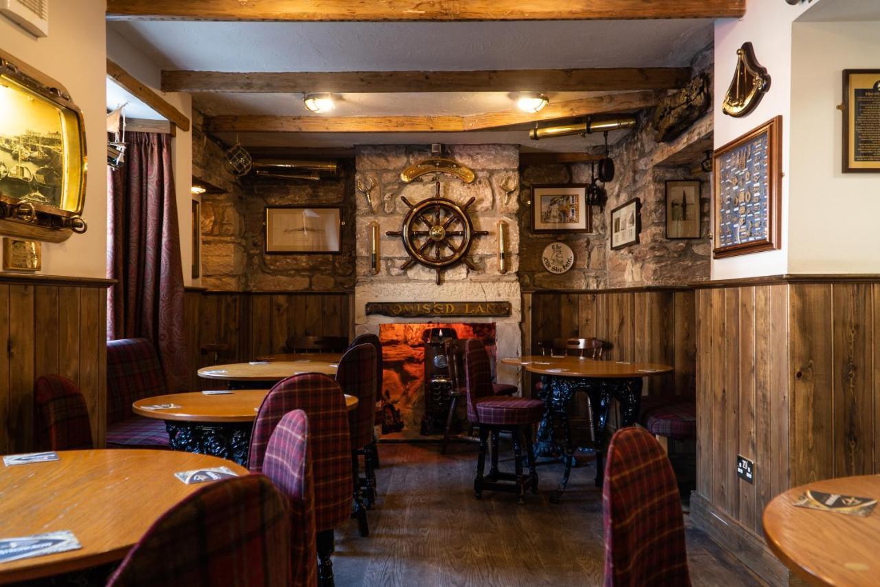 The Olde Ship Inn Seahouses Exteriör bild