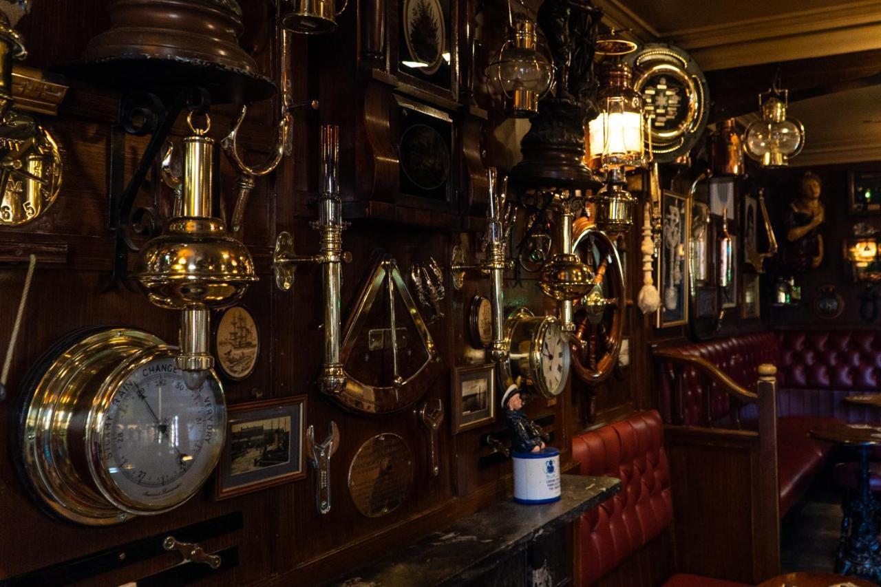 The Olde Ship Inn Seahouses Exteriör bild