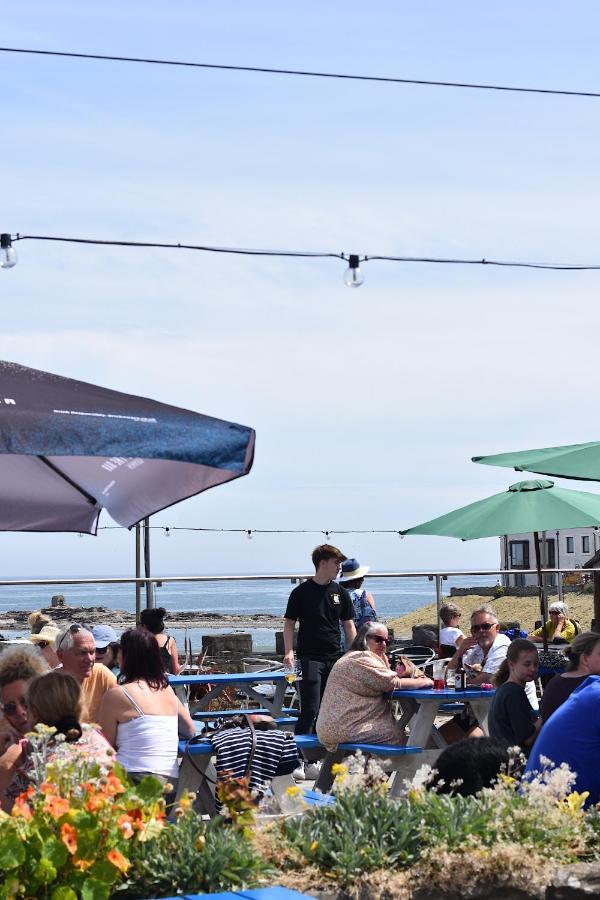 The Olde Ship Inn Seahouses Exteriör bild