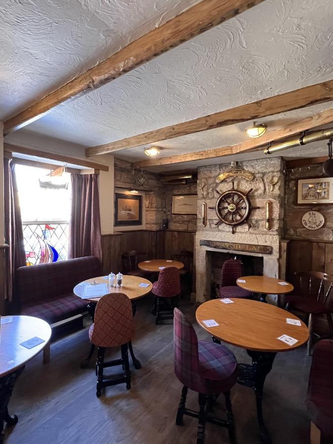 The Olde Ship Inn Seahouses Exteriör bild
