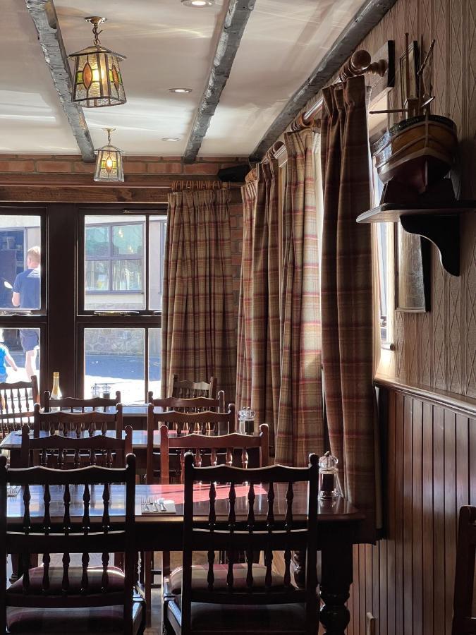 The Olde Ship Inn Seahouses Exteriör bild